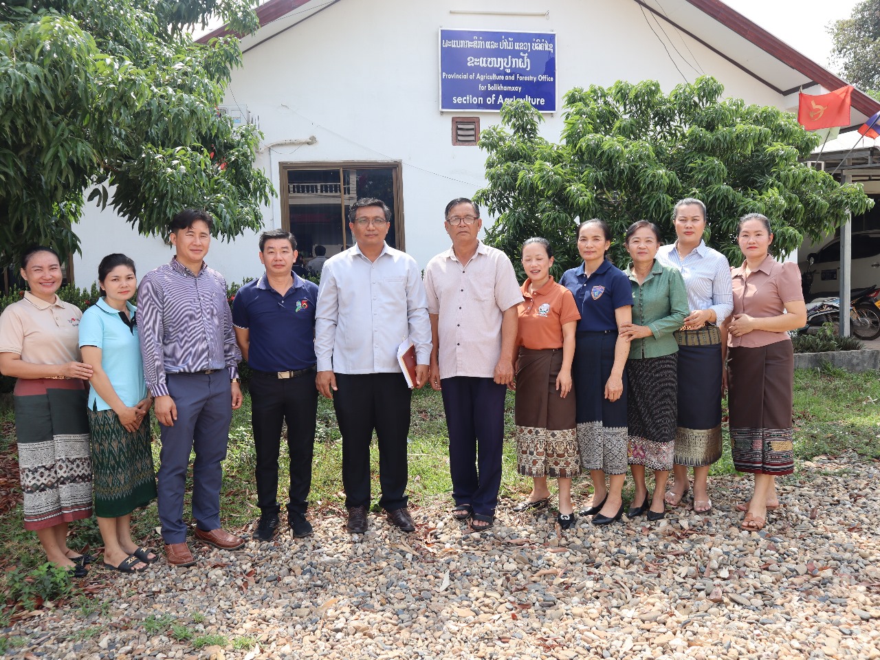 ການຄັດເລືອກບ້ານຕົວແບບ ແລະ ຄອບຄົວຕົວແບບໃນການຜະລິດ, ການເກັບຮັກສາ ແລະ ຂະຫຍາຍແນວພັນຜັກບົ່ວແບ່ງ ໃນເມືອງປາກຊັນ ແລະ ເມືອງທ່າພະບາດ, ແຂວງບໍລິຄໍາໄຊ