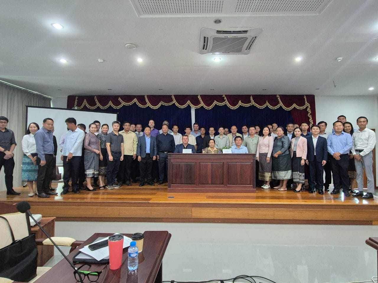 ກອງປະຊຸມ ຂະບວນການສ້າງແຜນຄົ້ນຄວ້າທາງນະໂຍບາຍ ກະສິກໍາ, ປ່າໄມ້ ແລະ ພັດທະນາຊົນນະບົດລະຫວ່າງວັນທີ 10-11 ພຶດສະພາ 2024 ທີ່ ເມືອງວັງວຽງ, ແຂວງວຽງຈັນ